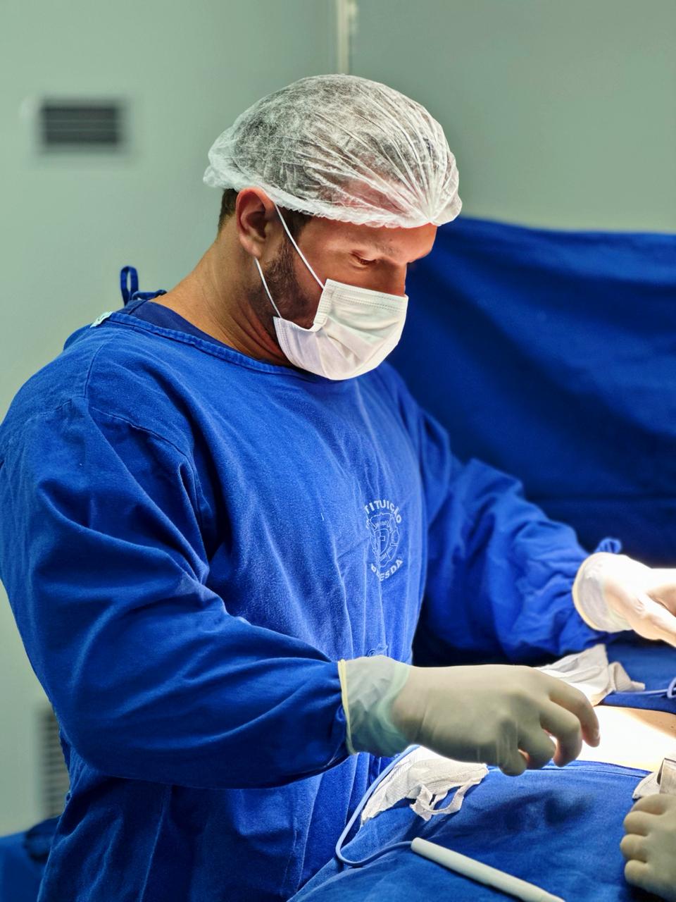 Procedimento cirúrgico minimamente invasivo